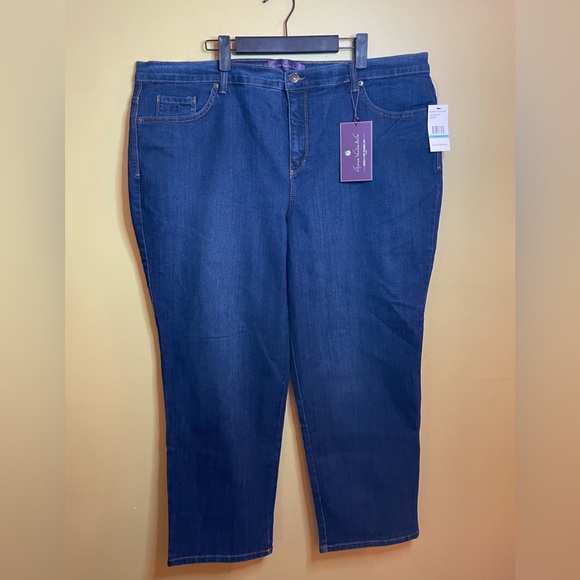 Gloria Vanderbilt Denim - Amanda Tapered Leg Classic Rise Jeans -20W